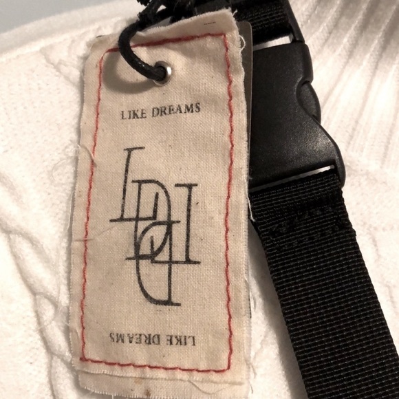 NWT White Chest/Waist Bag - Picture 2 of 2